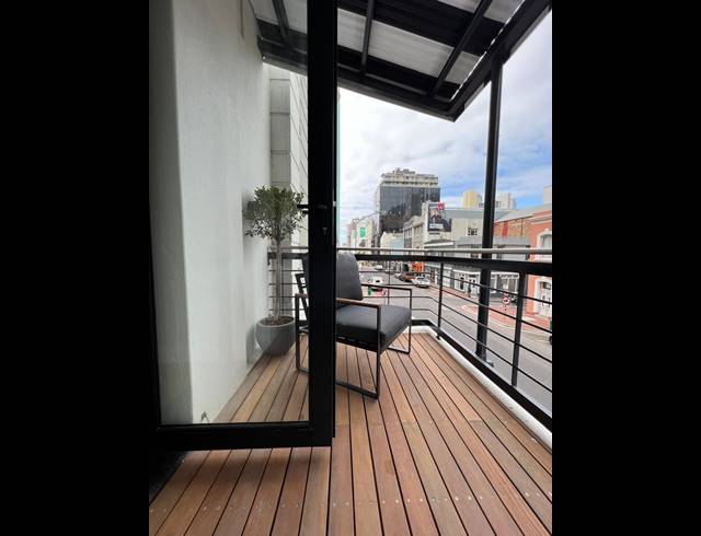 1 BEDROOM APARTMENT FOR SALE IN CAPE TOWN CITY CENTRE